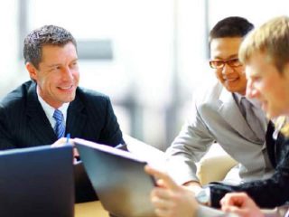 انتخاب همکاران قابل اعتماد از اصول راه اندازی کسب و کار